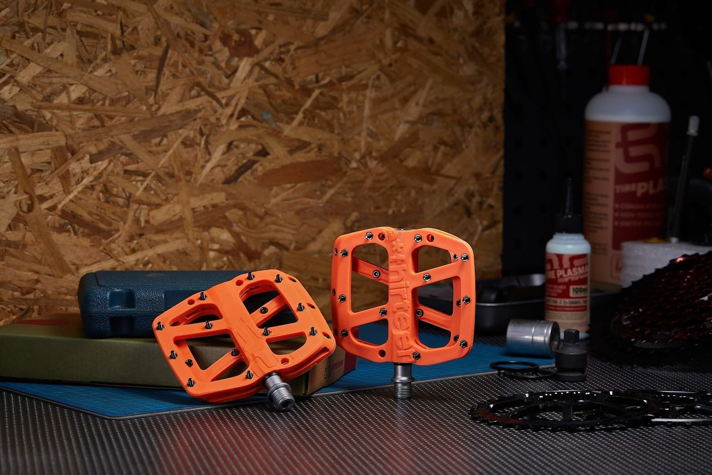 e*thirteen Composite Flat Pedals for MTB, Mountain Bike, BMX, eBike (Naranja)