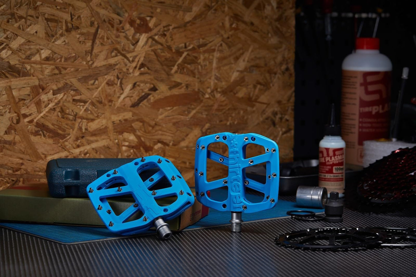 e*thirteen Composite Flat Pedals for MTB, Mountain Bike, BMX, eBike (Blue)