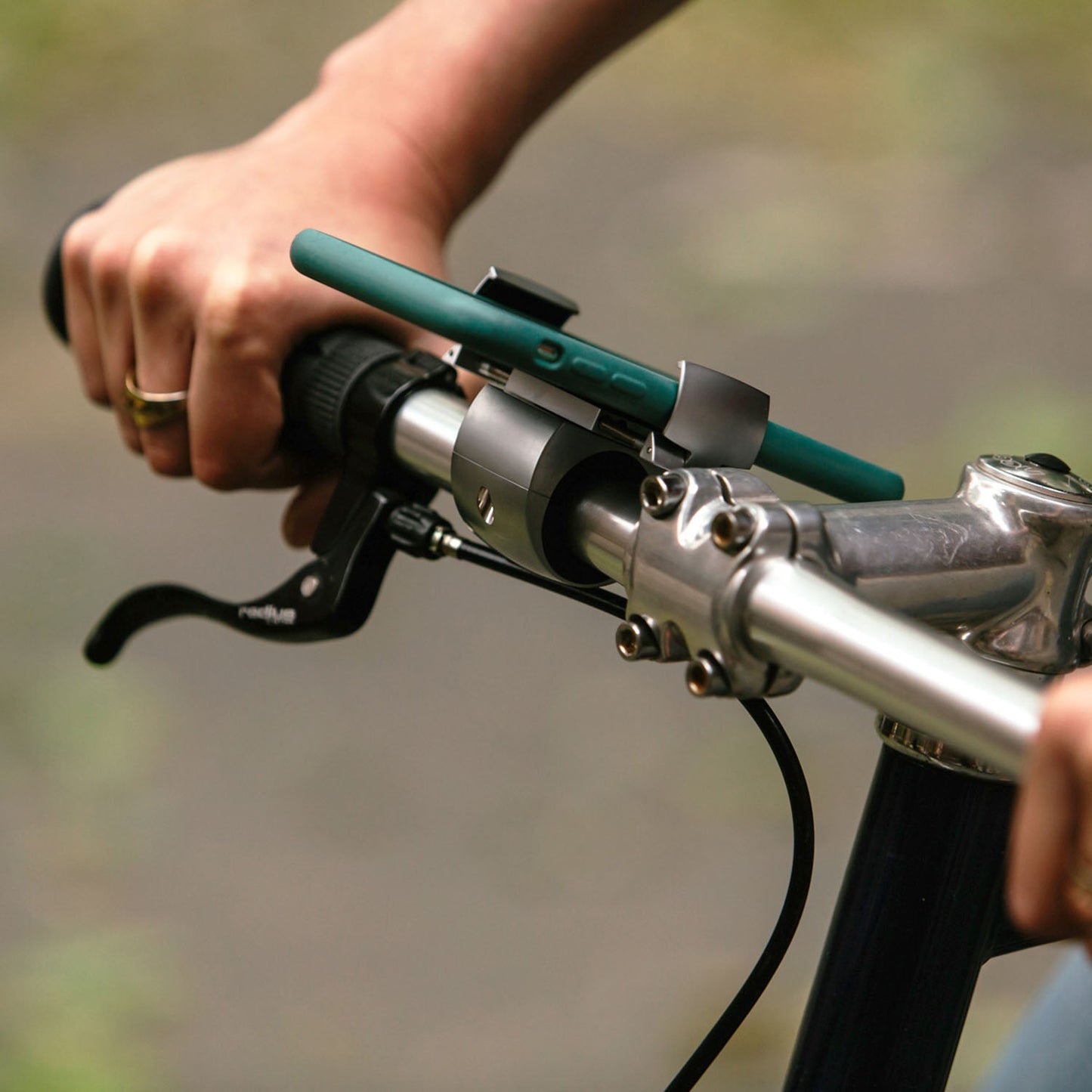 Loop Mount Universal Bike Phone Holder - 360° Rotation, All Smartphones, Silver