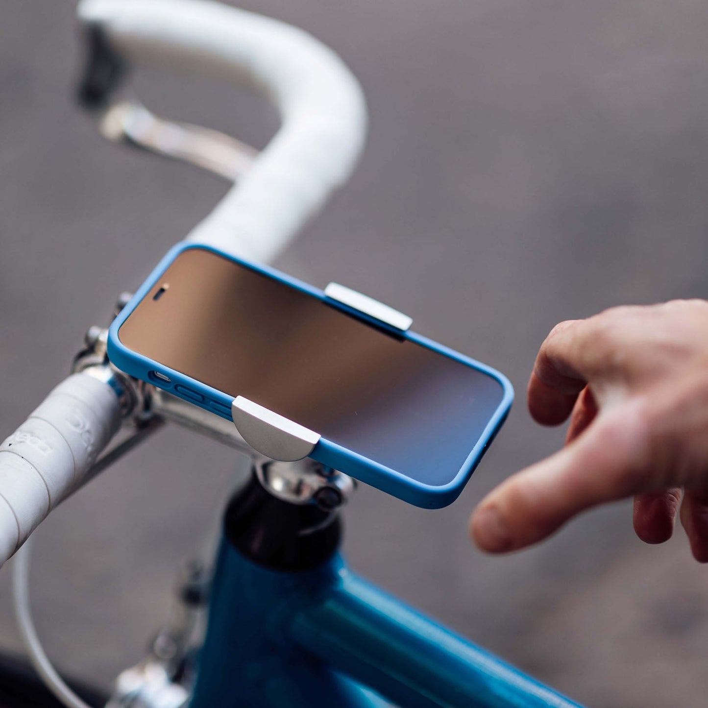 Loop - Micro Mount - Ultra-Compact Bicycle Stem Cap Phone Mount-Silver