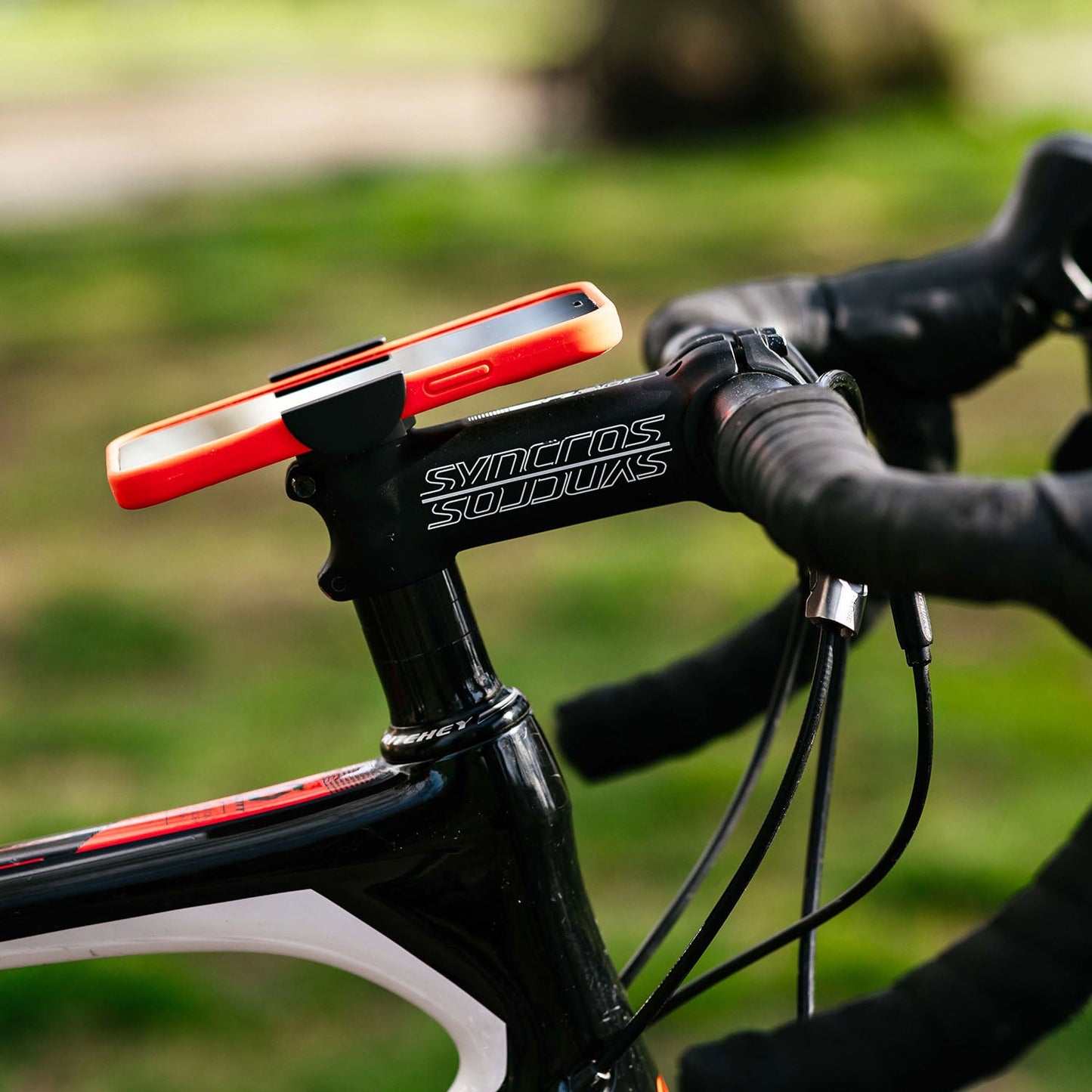 Loop - Micro Mount - Ultra-Compact Bicycle Stem Cap Phone Mount-Silver