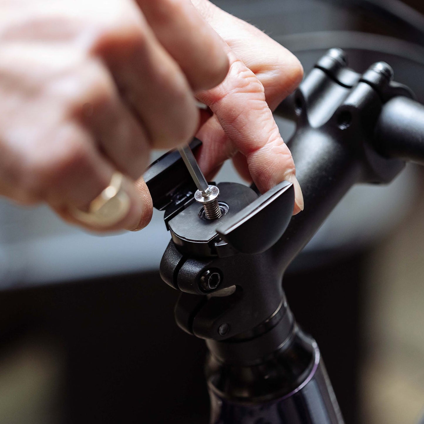 Loop - Micro Mount - Ultra-Compact Bicycle Stem Cap Phone Mount-Silver