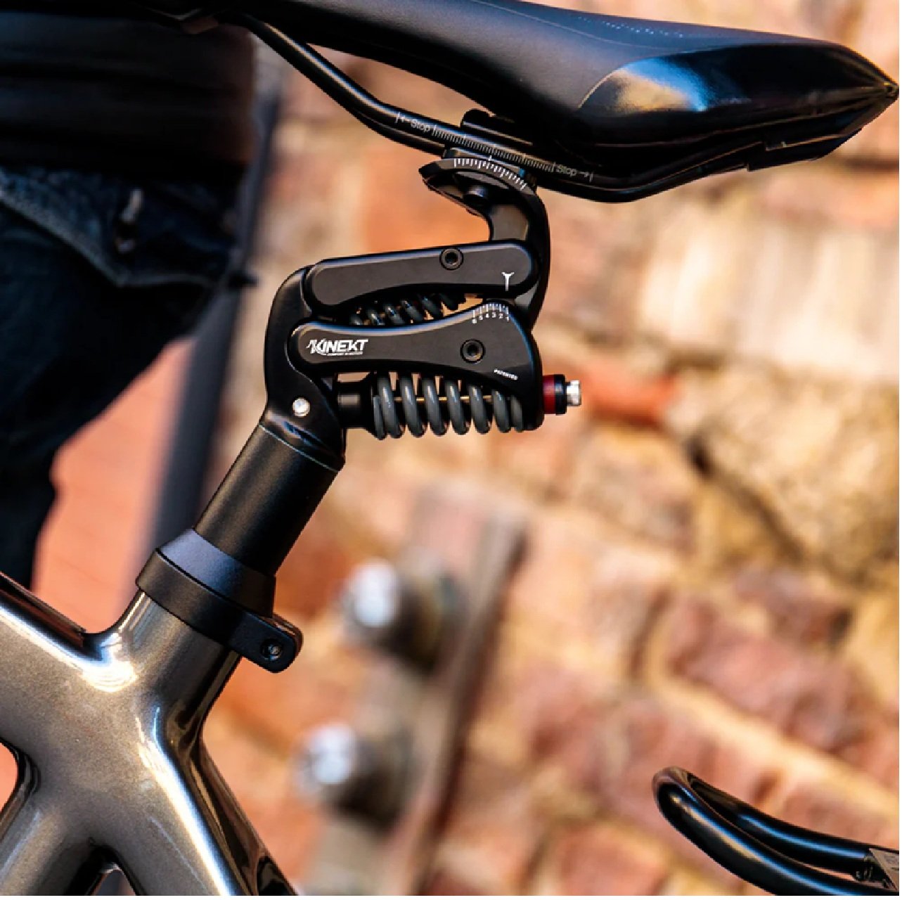 Kinekt XR Active Suspension Seatpost – Green- Smooth Ride Upgrade for Road, Gravel & E-Bikes