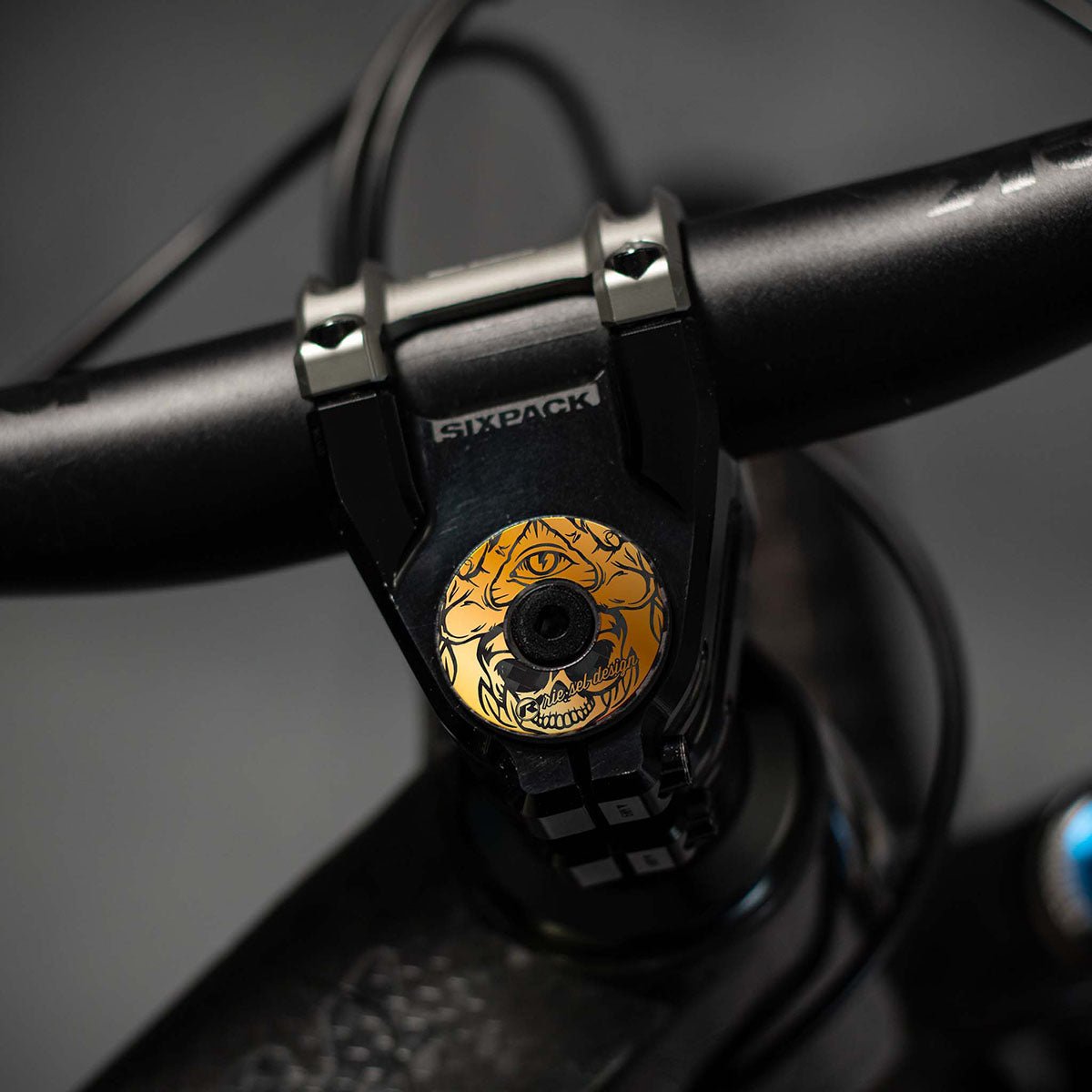 Riesel Design Illuminati STEM CAP - Bicycle Stem Cap, 1 1/8" Steerer Tube
