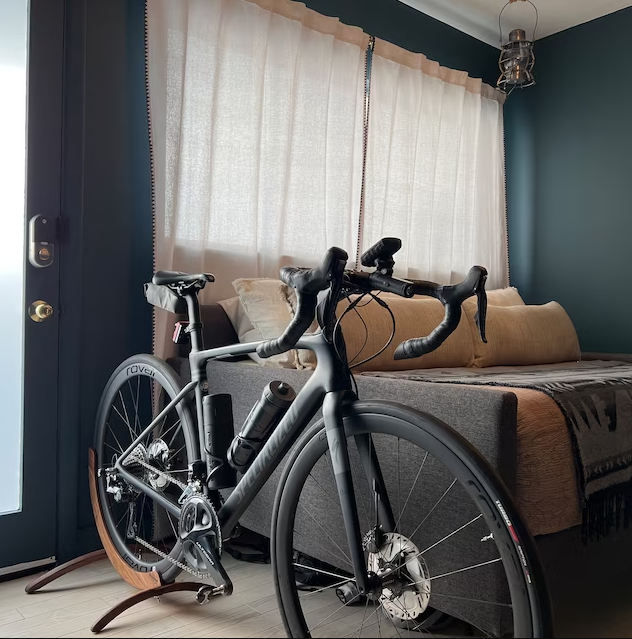 American walnut rear wheel plug-in storage frame